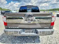 2017 Nissan TITAN фото