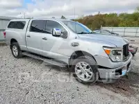 2017 Nissan TITAN photo