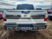 2017 Nissan TITAN фото