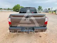 2017 Nissan TITAN фото