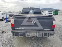 2017 Nissan TITAN фото