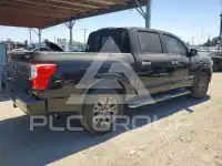 2017 Nissan TITAN фото