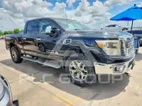 2017 Nissan TITAN фото