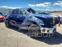 2017 Nissan TITAN фото