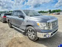 2017 Nissan TITAN фото