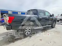 2017 Nissan TITAN фото
