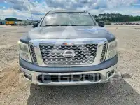 2017 Nissan TITAN фото