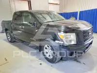 2017 Nissan TITAN фото