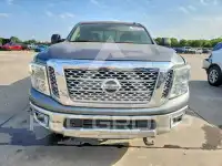 2017 Nissan TITAN фото