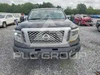 2017 Nissan TITAN фото