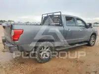 2017 Nissan TITAN фото