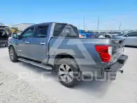 2017 Nissan TITAN фото
