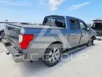 2017 Nissan TITAN фото