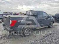 2017 Nissan TITAN фото