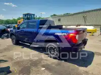 2017 Nissan TITAN фото