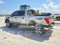 2017 Nissan TITAN фото