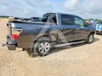 2017 Nissan TITAN фото