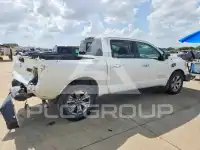 2017 Nissan TITAN фото