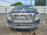 2017 Nissan TITAN фото