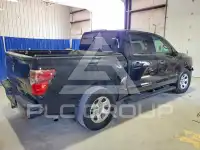 2017 Nissan TITAN фото