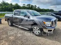 2017 Nissan TITAN фото