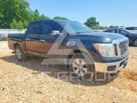 2017 Nissan TITAN фото