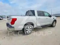 2017 Nissan TITAN фото