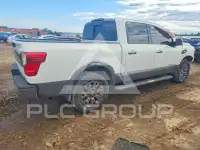 2017 Nissan TITAN фото