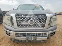 2017 Nissan TITAN фото