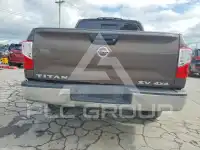 2017 Nissan TITAN фото