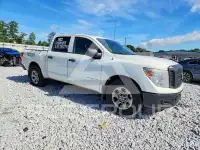 2017 Nissan TITAN фото