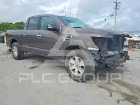 2017 Nissan TITAN фото