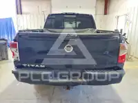 2017 Nissan TITAN фото