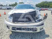 2017 Nissan TITAN photo