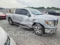 2017 Nissan TITAN фото