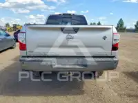 2017 Nissan TITAN фото