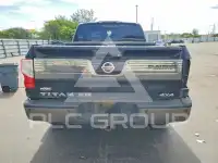 2017 Nissan TITAN фото