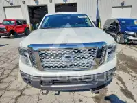 2017 Nissan TITAN фото