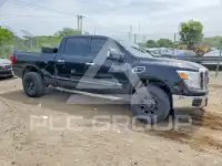 2017 Nissan TITAN фото