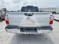 2017 Nissan TITAN фото
