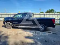 2017 Nissan TITAN фото