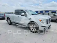 2017 Nissan TITAN фото