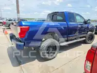 2017 Nissan TITAN фото