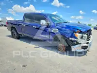 2017 Nissan TITAN фото