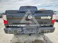 2017 Nissan TITAN фото