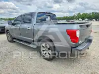 2017 Nissan TITAN фото