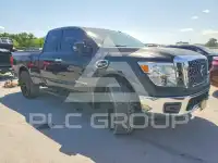 2017 Nissan TITAN фото