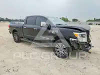 2017 Nissan TITAN фото