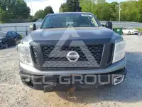 2017 Nissan TITAN фото