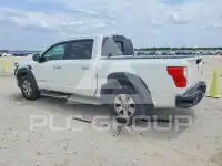 2017 Nissan TITAN фото